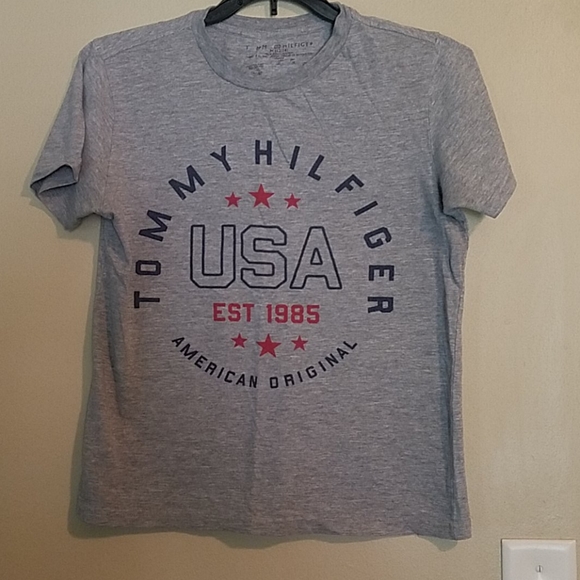 Tommy Hilfiger t-shirt❗ - Picture 1 of 3